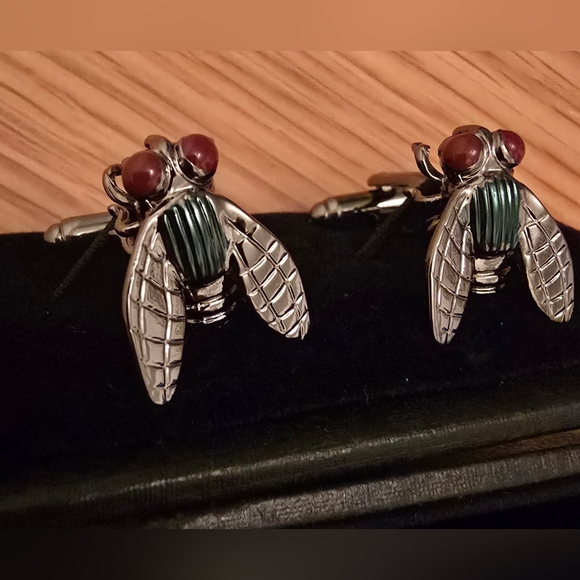 Fly Cufflinks - Picture 2 of 8